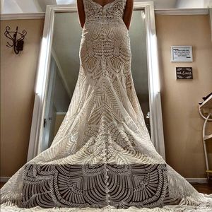 Wedding gown / dress allure style #9564